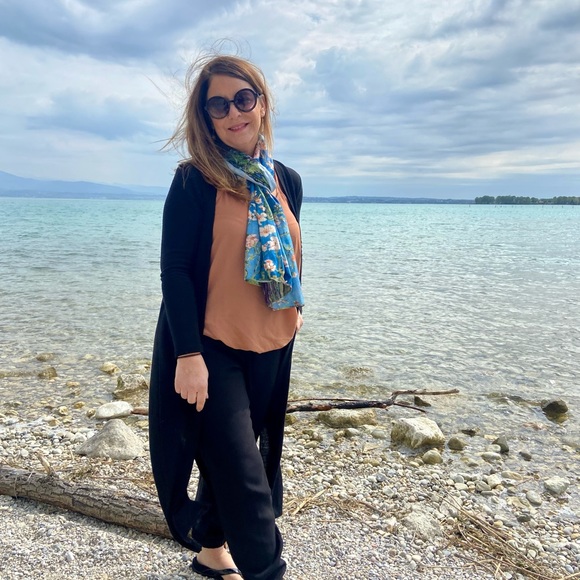 Meet your Posher, Lori - Picture 5 of 6